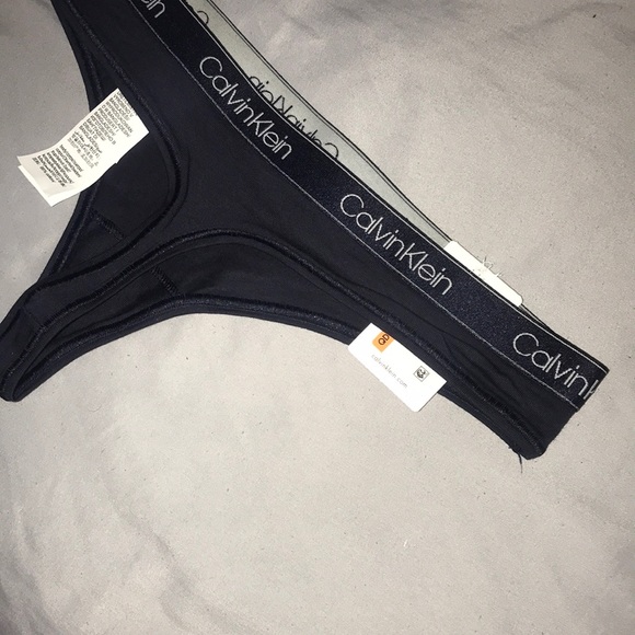 Calvin Klein Women’s Thong🆕 - Picture 8 of 14